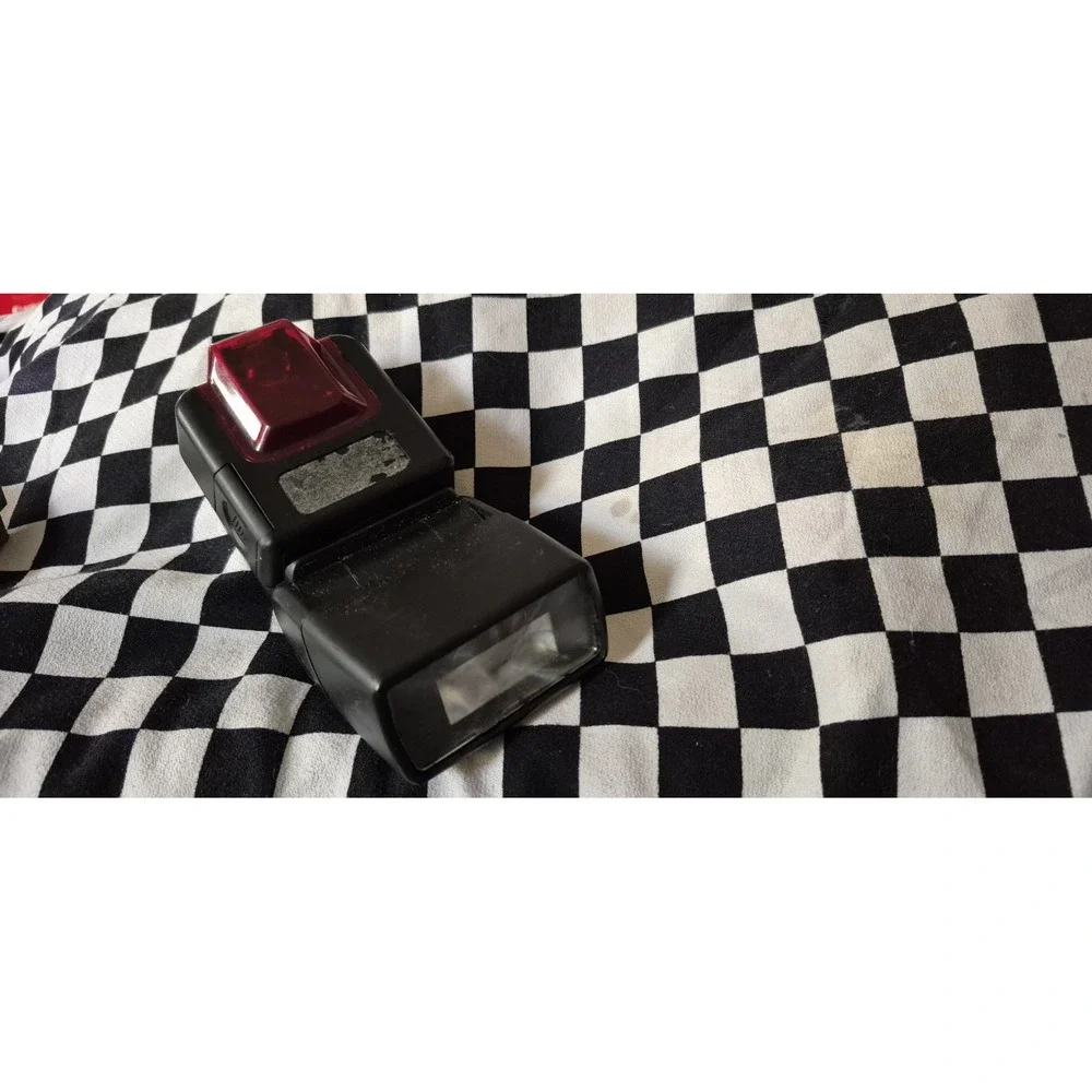 Canon Speedlite TTL Camera Flash – Red Sensor Window – Vintage Hot Shoe Flash